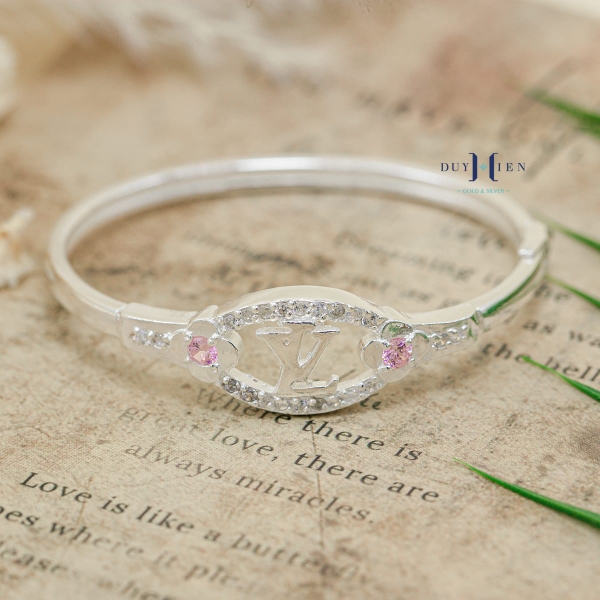 vong-tay-bac-nu-mat-vong-hinh-bau-duc-dinh-da-ket-hop-giua-hoa-nhuy-hoa-da-hong-