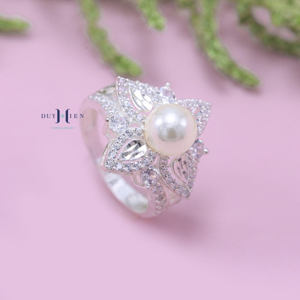 nhan-bac-nu-duy-hien-ngoc-trai-hinh-bong-hoa-n2409060068