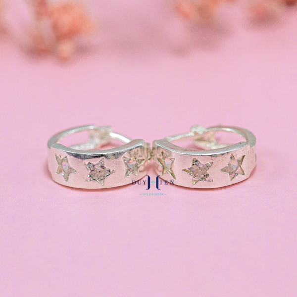 bong-tai-bac-nu-duy-hien-kieu-bat-hinh-ngoi-sao-khong-cung-cap-chac-chan-h241028