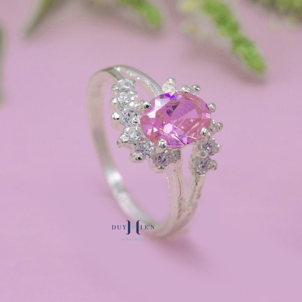 nhan-bac-nu-duy-hien-phong-thuy-da-hong-n2409060025