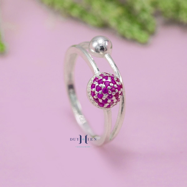 nhan-bac-nu-duy-hien-qua-cau-dinh-da-hong-n2409060054