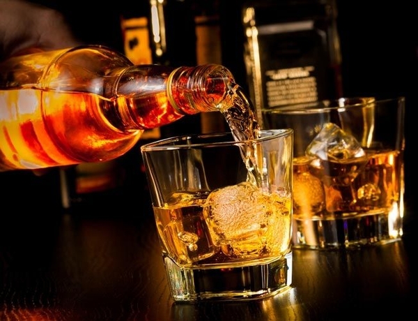 3 cách thưởng thức rượu Whisky cực chuẩn