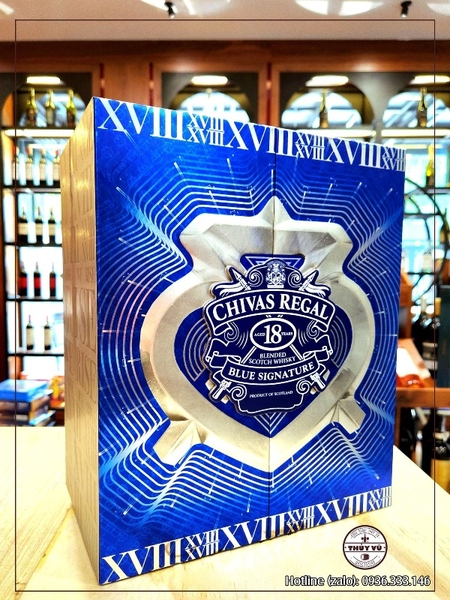 Chivas 18 Blue - Hộp Quà Tết 2024