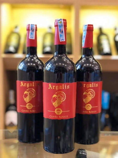 Rượu vang đỏ Argalis