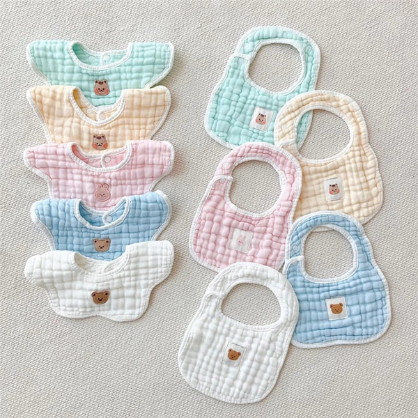 Yếm xô nhăn thấm hút đính sticker cho bé