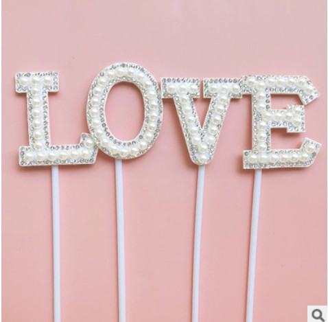 que-cam-love-gan-hat-mau-trang