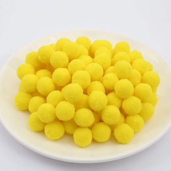 hat-bong-pom-pom-mau-vang-tui-100-hat-dk-2cm