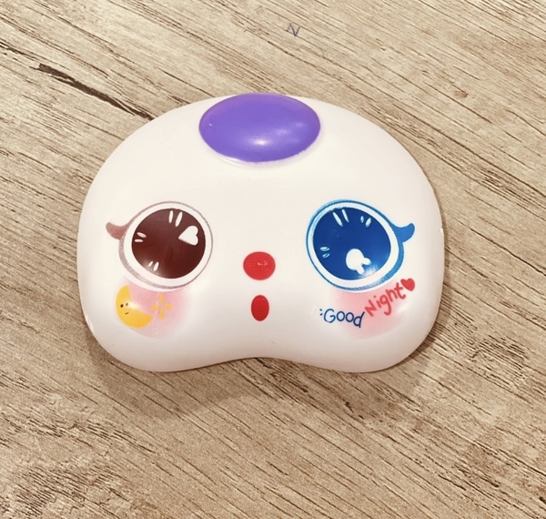 mat-nhua-tim-baby-three-kt-8-cm-x-6-cm