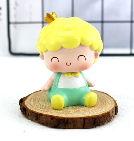 be-trai-ao-xanh-toc-vang