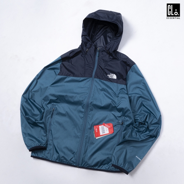 The NORTH FACE, Cyclone 2 Mens Windbreaker Jacket Blue closess