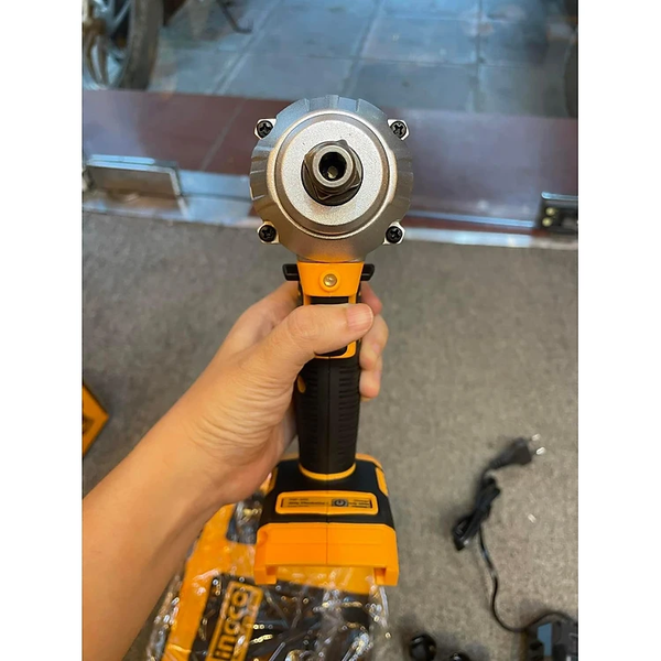 MÁY VẶN VÍT, BULONG DÙNG PIN LITHIUM-ION 20V INGCO CIWLI20208 - HÀNG CHÍNH HÃNG