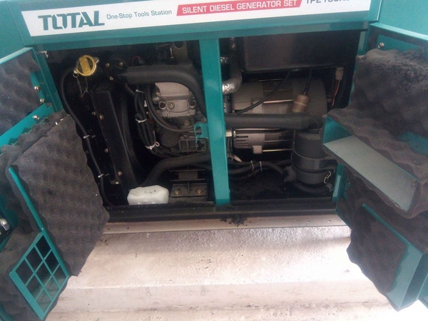 MÁY PHÁT ĐIỆN DÙNG DẦU ĐC 4 THÌ, 2 XI LANH DIESEL 11KW TOTAL TP2100K6 - HÀNG CHÍNH HÃNG