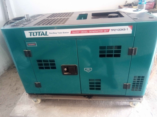 MÁY PHÁT ĐIỆN DÙNG DẦU ĐC 4 THÌ, 2 XI LANH DIESEL 11KW TOTAL TP2100K6 - HÀNG CHÍNH HÃNG