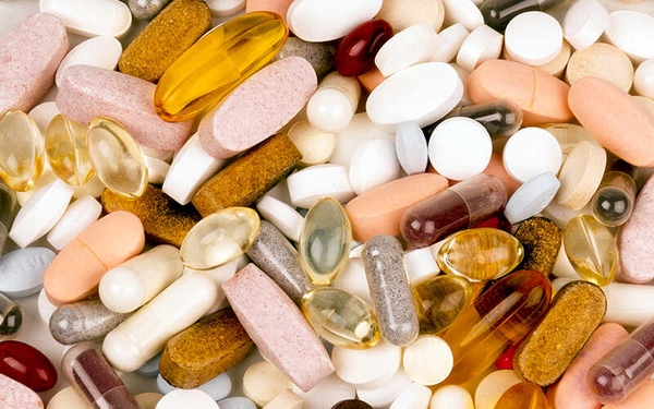 Không có bằng chứng cho thấy vitamin tổng hợp hoặc các chất bổ sung khác có thể ngăn ngừa hoặc chữa trị các bệnh liên quan đến chức năng não và sức khỏe mắt một cách chắc chắn từ đầu. 