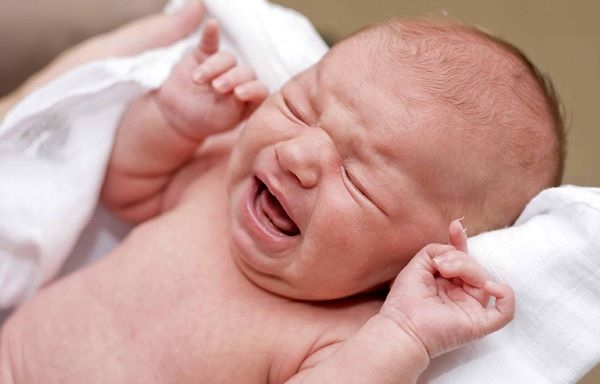Triệu chứng viêm họng ở trẻ sơ sinh