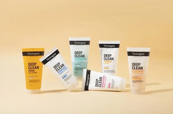 Sữa rửa mặt tẩy tế bào chết Neutrogena Deep Clean Invigorating Foam Scrub 150g