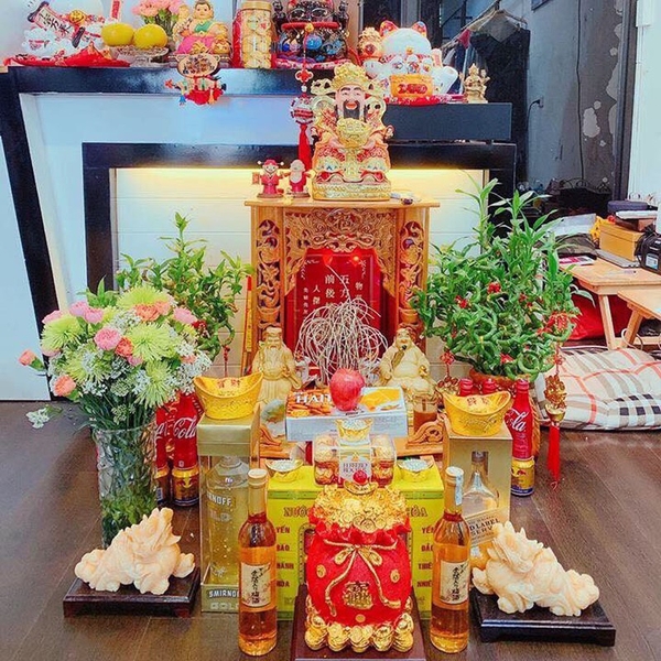 Bài trí như nào trên ban thờ thần tài