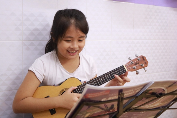 Đàn ukulele concert cho bé tại TPHCM