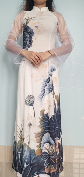 cs1-ao-dai-trang-sen-tay-voan
