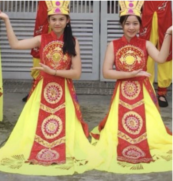 thue-do-au-la-c-nu-vang-do-13