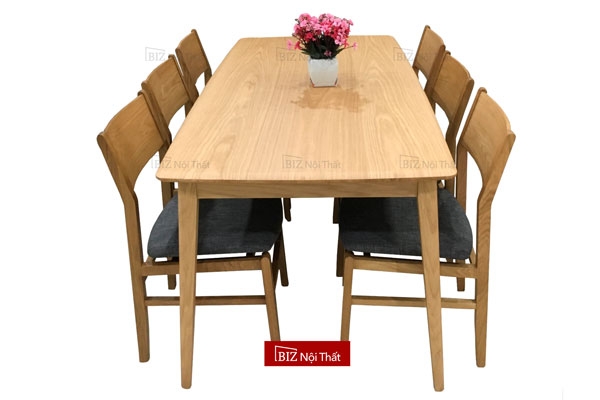 Bộ bàn ăn 6 ghế gỗ sồi Mỹ: Nếu bạn muốn sở hữu một bộ bàn ăn đẹp và chất lượng, bộ bàn ăn 6 ghế gỗ sồi Mỹ là lựa chọn hoàn hảo. Với thiết kế sang trọng, chất liệu tốt và độ bền cao, bộ bàn ăn này sẽ mang lại sự thoải mái và tiện nghi cho bạn và gia đình của bạn.