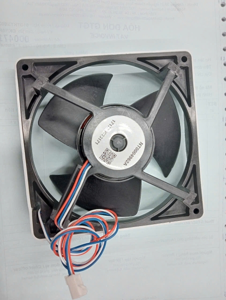 Quạt tủ lạnh hitachi NT0004962A ( Liên hệ : 090.222.3456 - 090.222.3455)