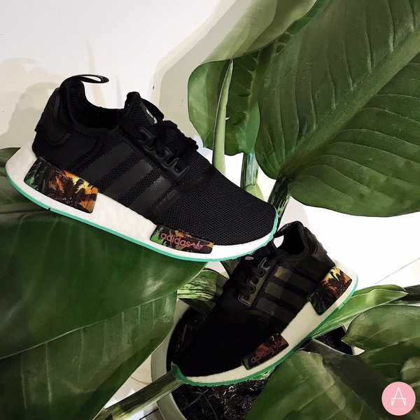 [EF2797] K ADIDAS NMD R1 BLACK FLORAL