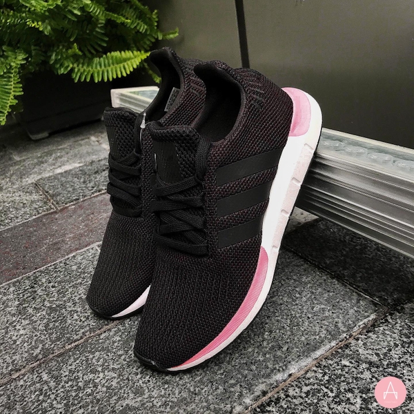 [EE4552] W ADIDAS SWIFT RUN BLACK PINK