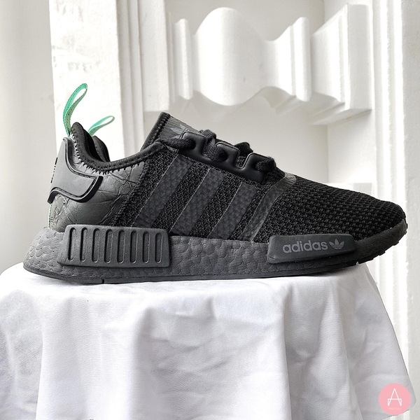 [AQ1102] W ADIDAS NMD R1 