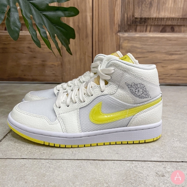 [DB2822-107] W AIR JORDAN 1 MID SE 