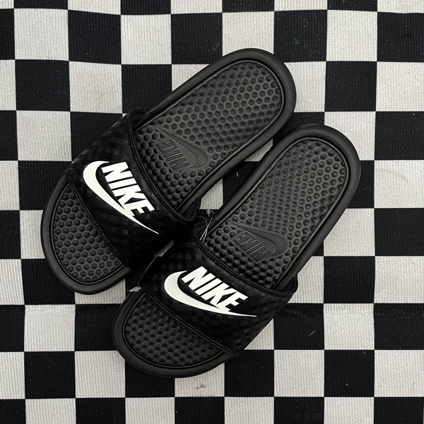 [343881-011] W NIKE BENASSI JDI BLACK POLISHED