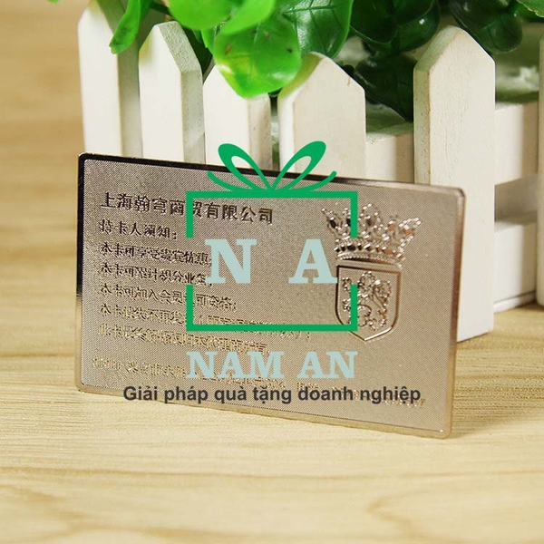 dập bóng logo trên card kim loại