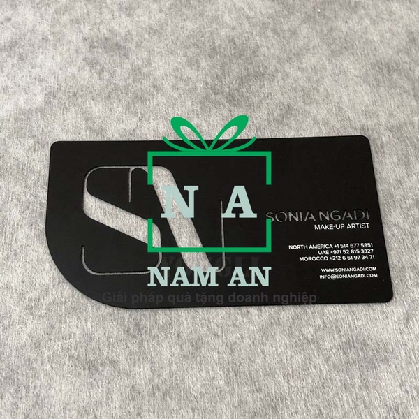 làm card visit kim loại theo yêu cầu