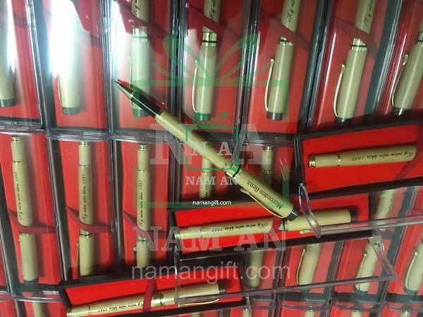 QUÀ TẶNG BÚT GỖ KHẮC CHỮ HỘP ĐỰNG
