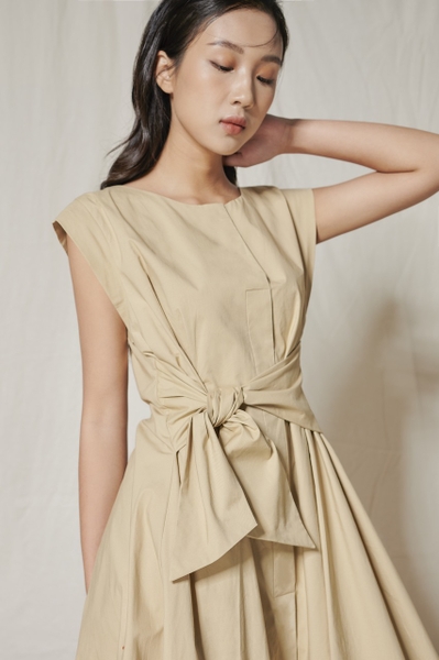 Belt dress