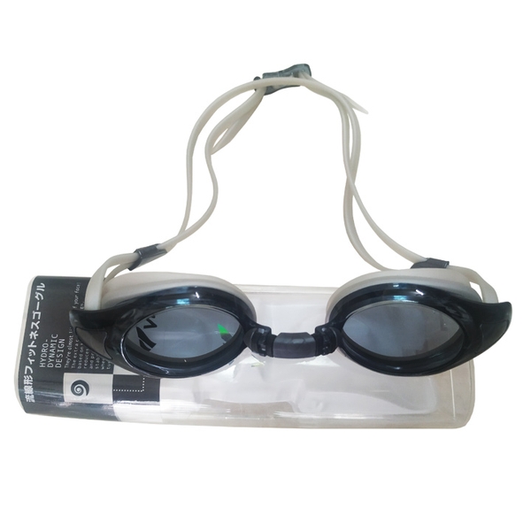 Mắt kính bơi View có khoá chặt và không bị trượt khi sử dụng?
