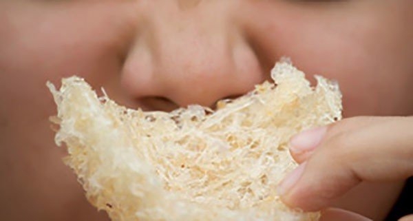 phân biệt tổ yến bằng mùi