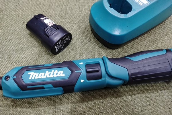 Máy Vặn Vít TD022 từ Makita: Sự Kết Hợp Hoàn Hảo giữa Công Nghệ và Tiện Ích