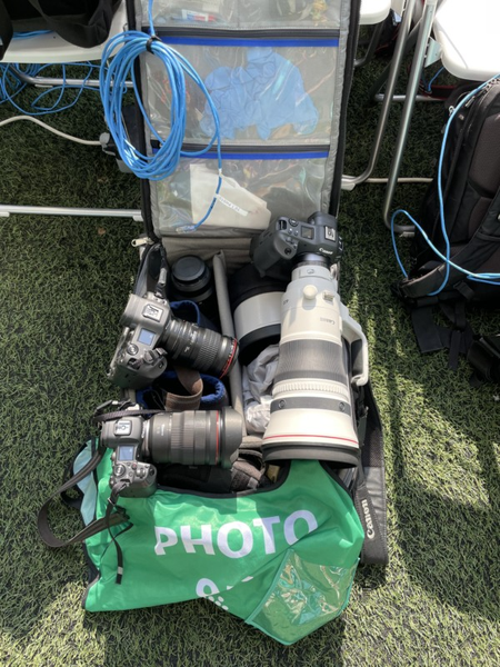 Có gì trong túi đựng đồ nghề của Nhiếp ảnh gia World Cup?