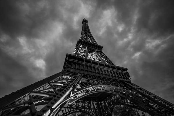 Ảnh tháp Eiffel đẹp siêu thực này được tạo nên từ 10.000 mảnh ghép Lego