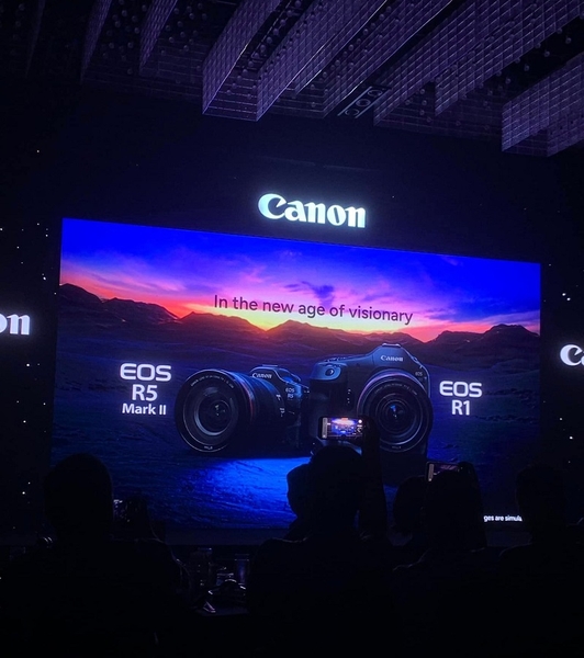 Canon Việt Nam chính thức ra mắt thị trường hai sản phẩm flagship: EOS R5 mark II và R1