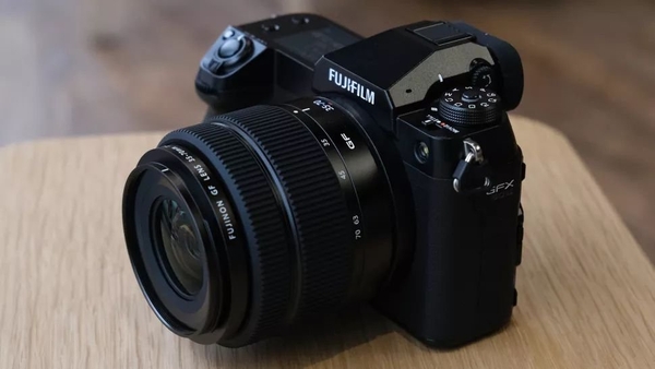 Ra mắt Fujifilm GFX50S Mark II: Máy Medium Format trong tầm giá bình dân
