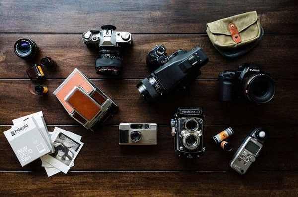 Máy ảnh cũ giá rẻ có đáng mua không? Ưu nhược điểm cần biết trước khi quyết định