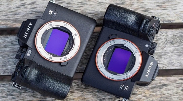 Sony A7IV: Đánh giá chi tiết & So sánh với A7III - máy ảnh cũ hà nội