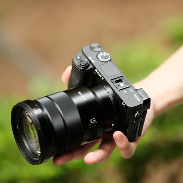 Mua Máy Ảnh Sony Cũ A6000, A6400 – Có Đáng Đầu Tư Năm 2026?