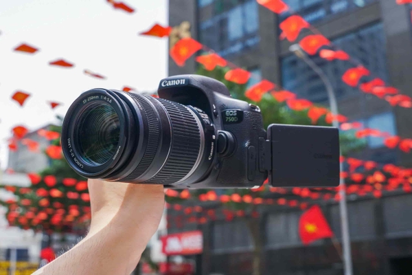 Canon 750D + 55-250mm IS