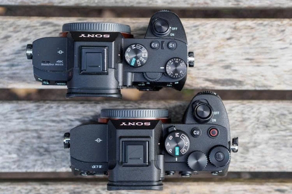 Sony A7IV: Đánh giá chi tiết & So sánh với A7III