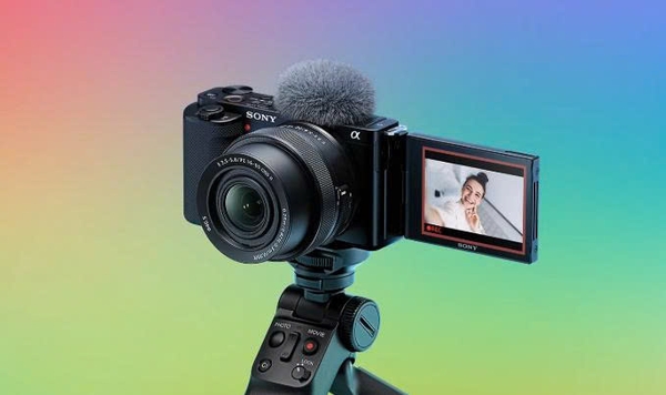 Canon EOS R50 vs Sony ZV-E10