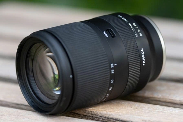 ống kính đa dụng