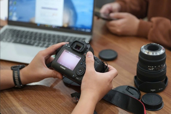 Kỹ Thuật Viên Tận Tâm